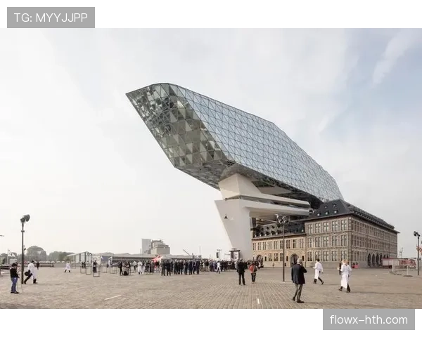 安特卫普聚焦年轻才俊，转会策略调整引未来可期