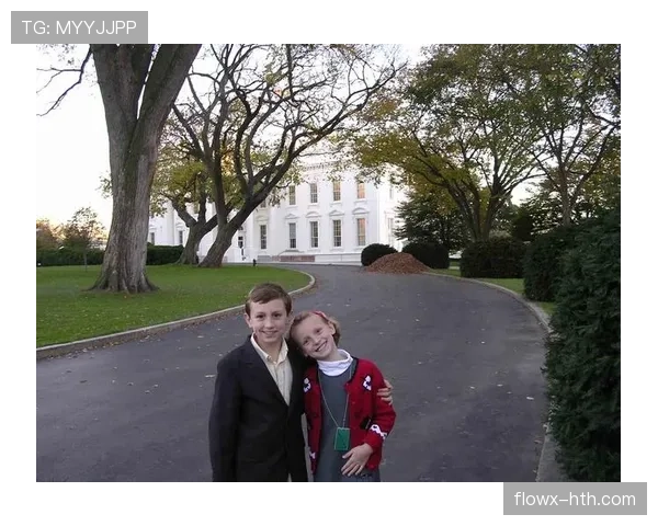 凯蒂·莱德基训练完顺手买下整条泳道当私人车库？